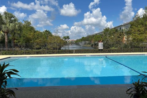 Townhouse in Pompano Beach, Florida 3 bedrooms, 148.46 sq.m. № 1922249 - photo 11
