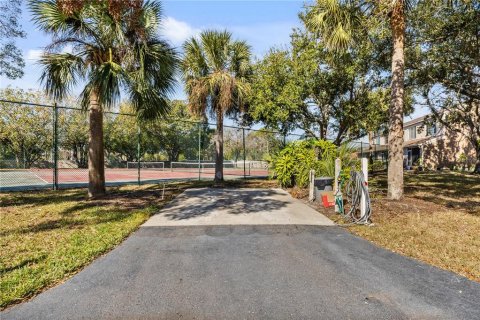 Townhouse in Tampa, Florida 2 bedrooms, 110 sq.m. № 2145357 - photo 26