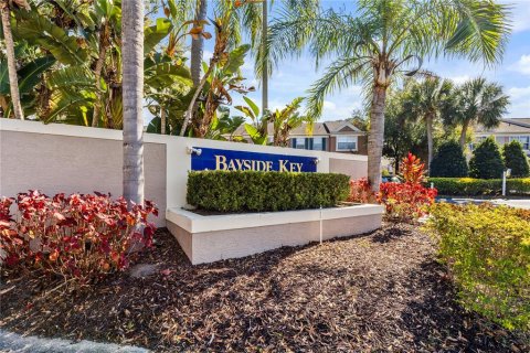 Townhouse in Tampa, Florida 2 bedrooms, 110 sq.m. № 2145357 - photo 29