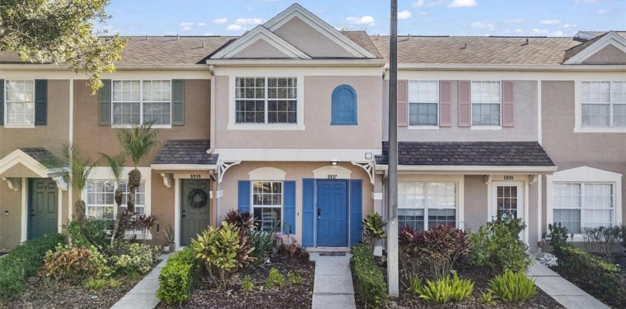 Townhouse in Tampa, Florida 2 bedrooms, 110 sq.m. № 2145357