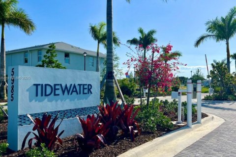 Townhouse in St. Lucie, Florida 3 bedrooms, 138.05 sq.m. № 1944959 - photo 1