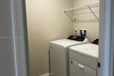 Снять в аренду таунхаус в Сент-Луси, Флорида 3 спальни, 138.05м2, № 1944959 - фото 8