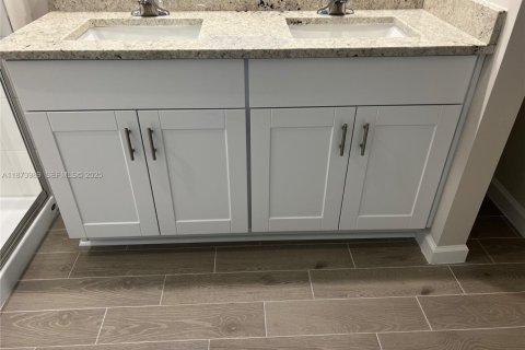 Снять в аренду таунхаус в Сент-Луси, Флорида 3 спальни, 138.05м2, № 1944959 - фото 10