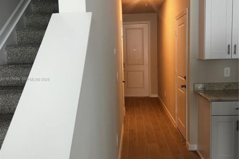 Снять в аренду таунхаус в Сент-Луси, Флорида 3 спальни, 138.05м2, № 1944959 - фото 6