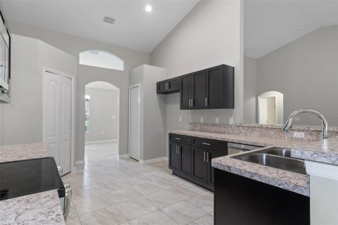 House in Homosassa, Florida 4 bedrooms, 196.95 sq.m. № 1904588 - photo 14