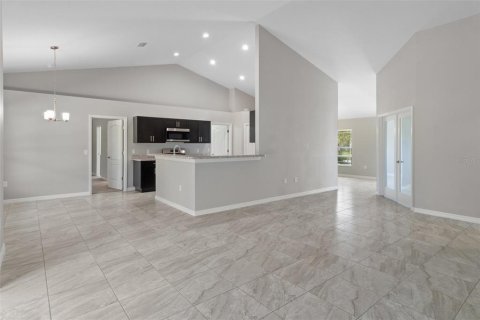 House in Homosassa, Florida 4 bedrooms, 196.95 sq.m. № 1904588 - photo 8