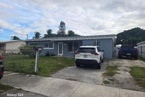 Casa en Miami Gardens, Florida 3 dormitorios, 154.03 m2 № 1970613
