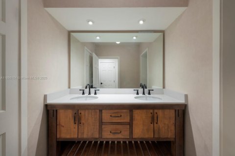 Casa en venta en Biscayne Park, Florida, 3 dormitorios, 172.8 m2 № 1955975 - foto 16