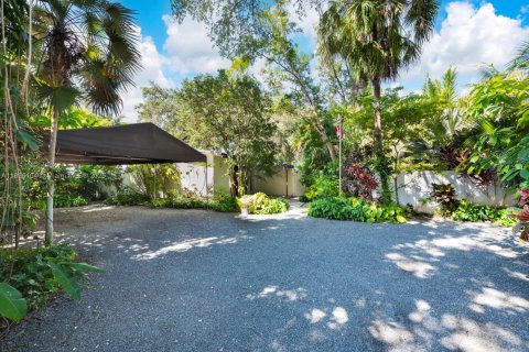 Casa en venta en Biscayne Park, Florida, 3 dormitorios, 172.8 m2 № 1955975 - foto 20
