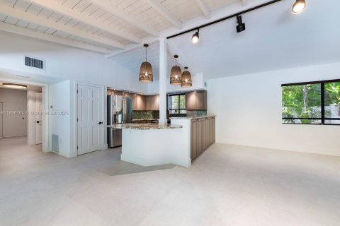 Casa en venta en Biscayne Park, Florida, 3 dormitorios, 172.8 m2 № 1955975 - foto 11