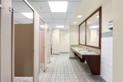 Propiedad comercial en venta en Fort Lauderdale, Florida № 2338100 - foto 21