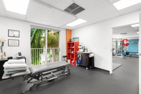 Propiedad comercial en venta en Fort Lauderdale, Florida № 2338100 - foto 15