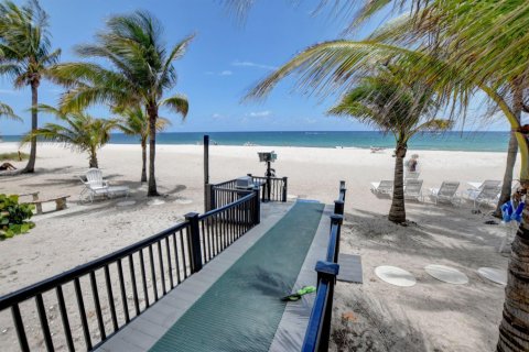 Copropriété à vendre à Pompano Beach, Floride: 2 chambres, 133.78 m2 № 2357495 - photo 2