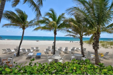 Condo à Pompano Beach, Floride, 2 chambres  № 2357495
