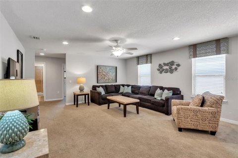House in Kissimmee, Florida 6 bedrooms, 291.9 sq.m. № 1916907 - photo 10