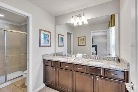 House in Kissimmee, Florida 6 bedrooms, 291.9 sq.m. № 1916907 - photo 23