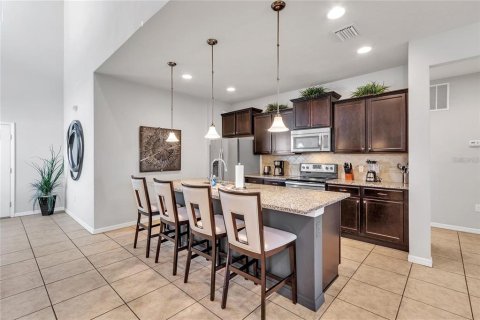 House in Kissimmee, Florida 6 bedrooms, 291.9 sq.m. № 1916907 - photo 7