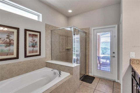 House in Kissimmee, Florida 6 bedrooms, 291.9 sq.m. № 1916907 - photo 21