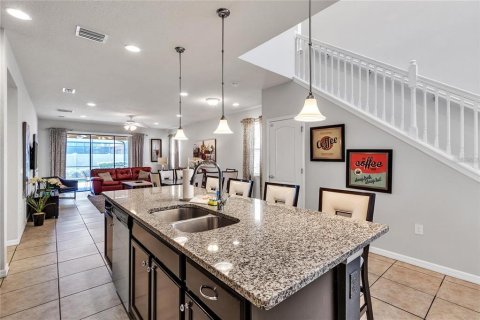 House in Kissimmee, Florida 6 bedrooms, 291.9 sq.m. № 1916907 - photo 8