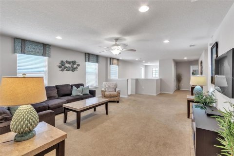 House in Kissimmee, Florida 6 bedrooms, 291.9 sq.m. № 1916907 - photo 11