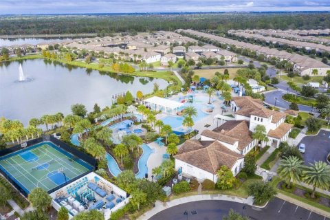 House in Kissimmee, Florida 6 bedrooms, 291.9 sq.m. № 1916907 - photo 29
