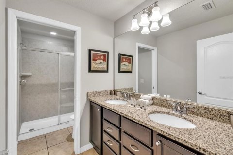 House in Kissimmee, Florida 6 bedrooms, 291.9 sq.m. № 1916907 - photo 22