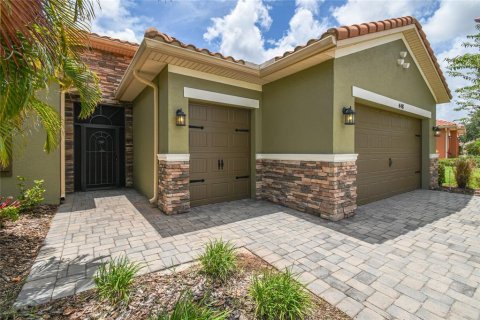 House in Poinciana, Florida 3 bedrooms, 222.41 sq.m. № 1842084 - photo 2