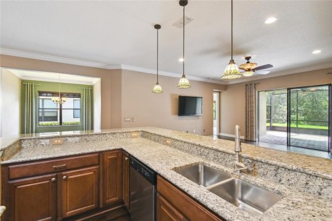 House in Poinciana, Florida 3 bedrooms, 222.41 sq.m. № 1842084 - photo 19