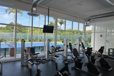 Condo in North Miami, Florida, 2 bedrooms  № 1957591 - photo 11