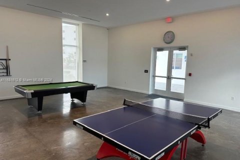 Condo in North Miami, Florida, 2 bedrooms  № 1957591 - photo 7