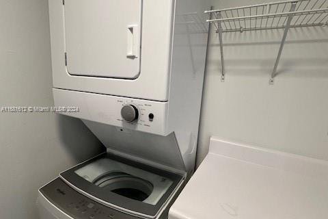 Condo in North Miami, Florida, 2 bedrooms  № 1957591 - photo 4