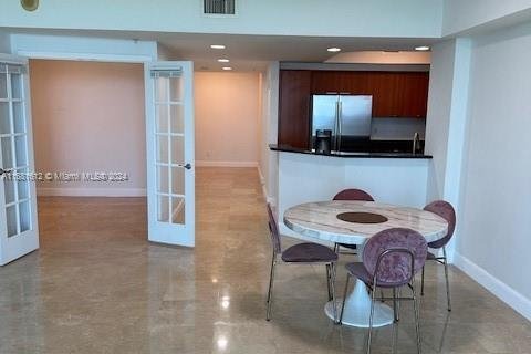 Condo in North Miami, Florida, 2 bedrooms  № 1957591 - photo 21
