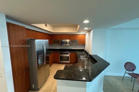 Condo in North Miami, Florida, 2 bedrooms  № 1957591 - photo 29