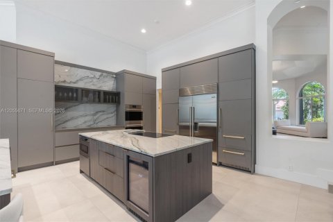 House in Weston, Florida 5 bedrooms, 369.66 sq.m. № 2244404 - photo 3