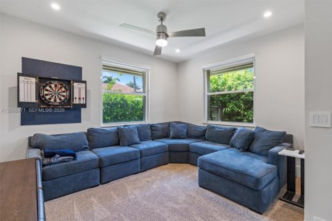 House in Weston, Florida 5 bedrooms, 369.66 sq.m. № 2244404 - photo 20