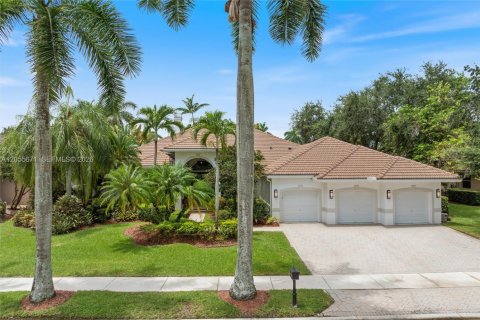 House in Weston, Florida 5 bedrooms, 369.66 sq.m. № 2244404
