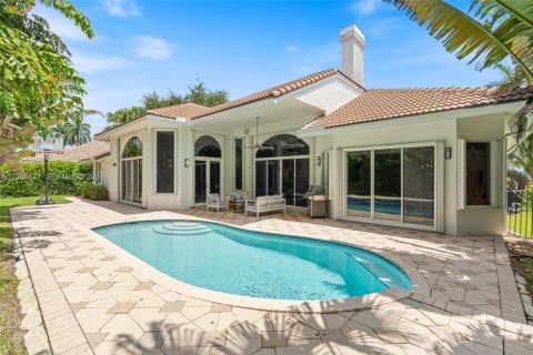 House in Weston, Florida 5 bedrooms, 369.66 sq.m. № 2244404 - photo 26
