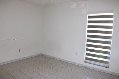 Condo in Hialeah, Florida, 1 bedroom  № 1969692 - photo 20