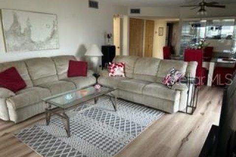 Copropriété à louer à Sarasota, Floride: 2 chambres, 120.12 m2 № 214587 - photo 9