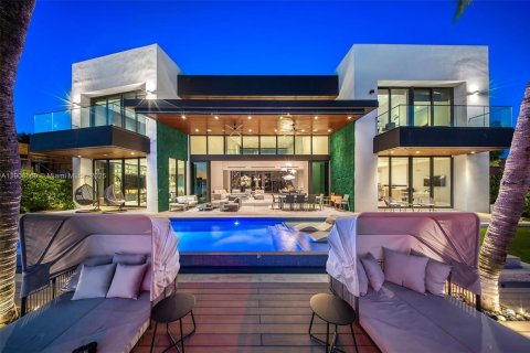 Купить виллу или дом в Норт-Майами-Бич, Флорида 5 спален, 496.75м2, № 1964596 - фото 7