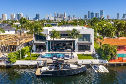 Купить виллу или дом в Норт-Майами-Бич, Флорида 5 спален, 496.75м2, № 1964596 - фото 12