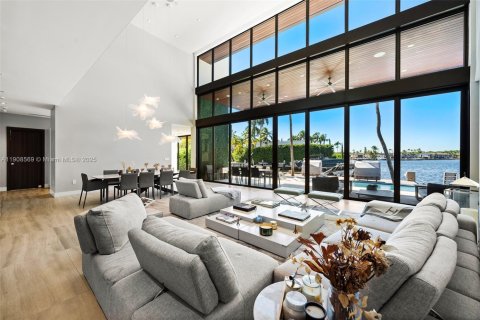 Купить виллу или дом в Норт-Майами-Бич, Флорида 5 спален, 496.75м2, № 1964596 - фото 22