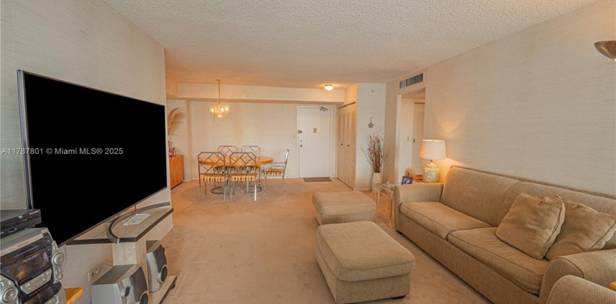 Condominio en Sunny Isles Beach, Florida, 2 dormitorios  № 1726037
