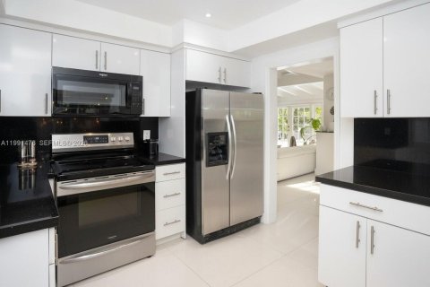 Casa en venta en Coral Gables, Florida, 2 dormitorios, 133.41 m2 № 2058286 - foto 18