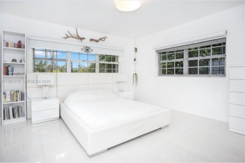 Casa en venta en Coral Gables, Florida, 2 dormitorios, 133.41 m2 № 2058286 - foto 8
