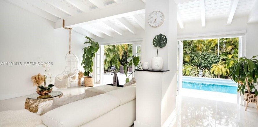 Casa en Coral Gables, Florida 2 dormitorios, 133.41 m2 № 2058286