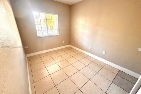 Condo in Hialeah, Florida, 3 bedrooms  № 1942163 - photo 21