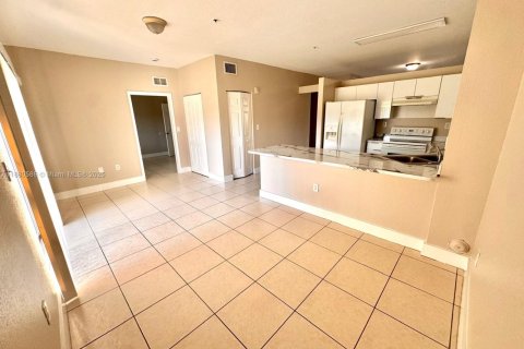Condo in Hialeah, Florida, 3 bedrooms  № 1942163 - photo 11