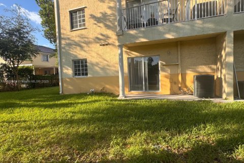 Condo in Hialeah, Florida, 3 bedrooms  № 1942163 - photo 23