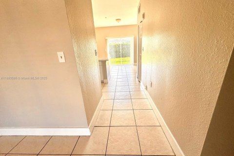 Condo in Hialeah, Florida, 3 bedrooms  № 1942163 - photo 6